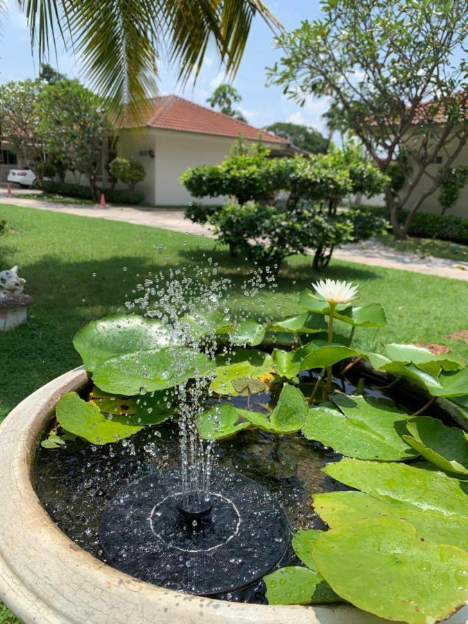 ホテル The Orchid House Nong Kung Yai エクステリア 写真