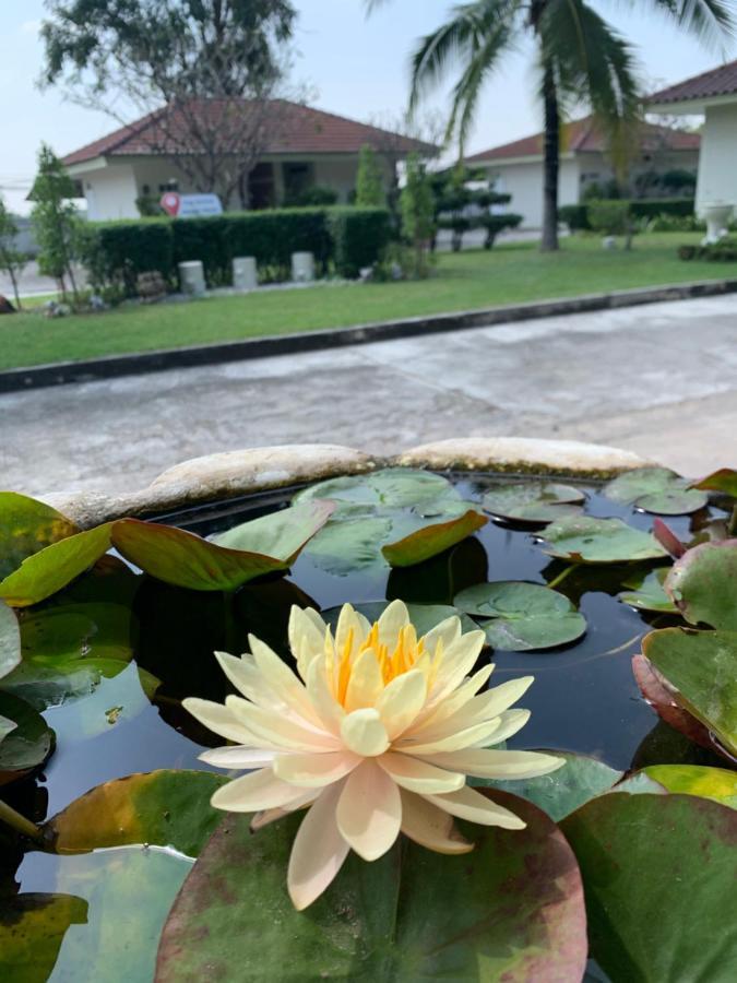 ホテル The Orchid House Nong Kung Yai エクステリア 写真