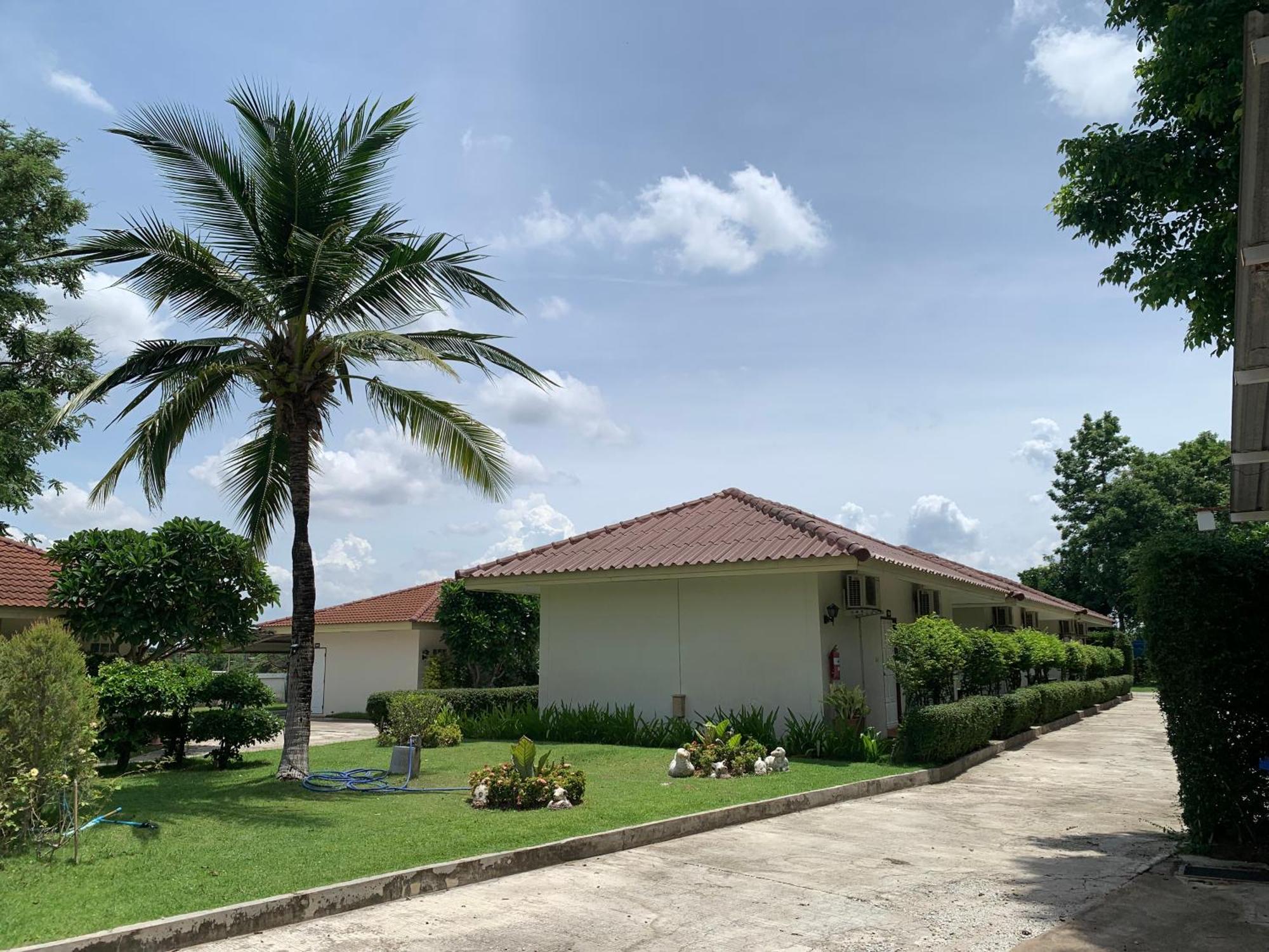 ホテル The Orchid House Nong Kung Yai エクステリア 写真